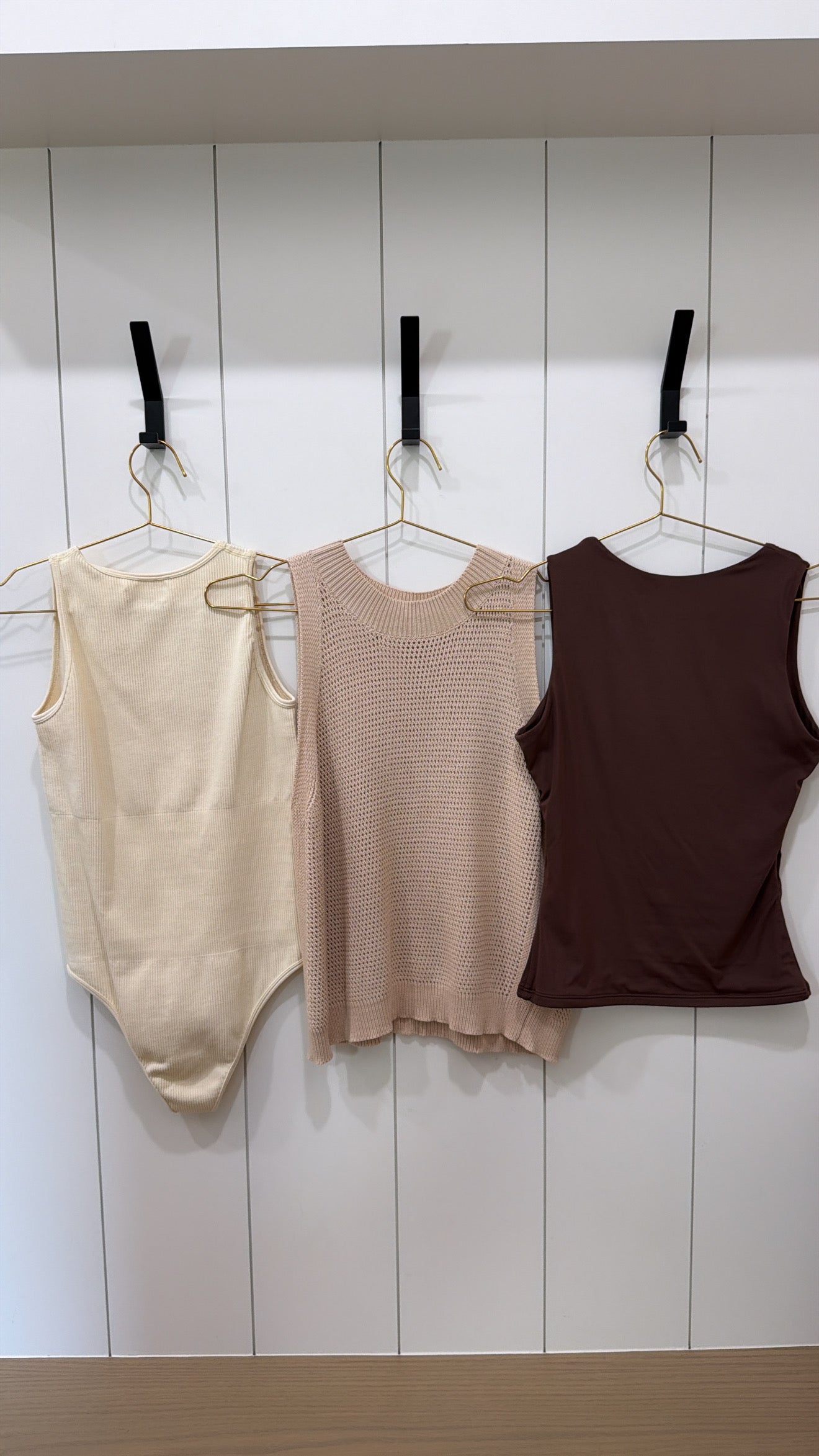 SET OF 3 TANK TOPS Size M
