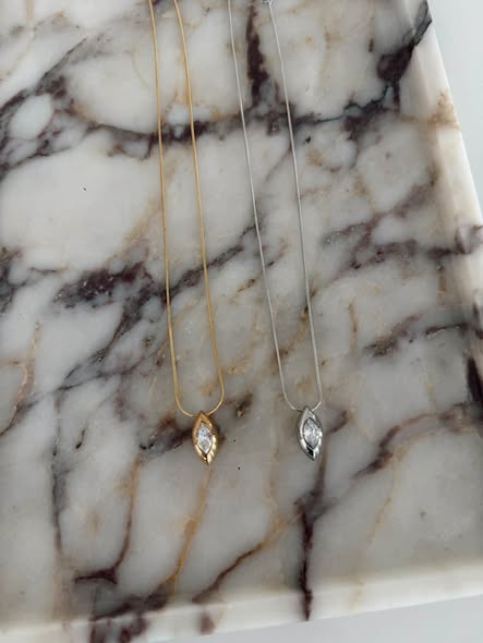 DIAMOND PENDANT NECKLACE