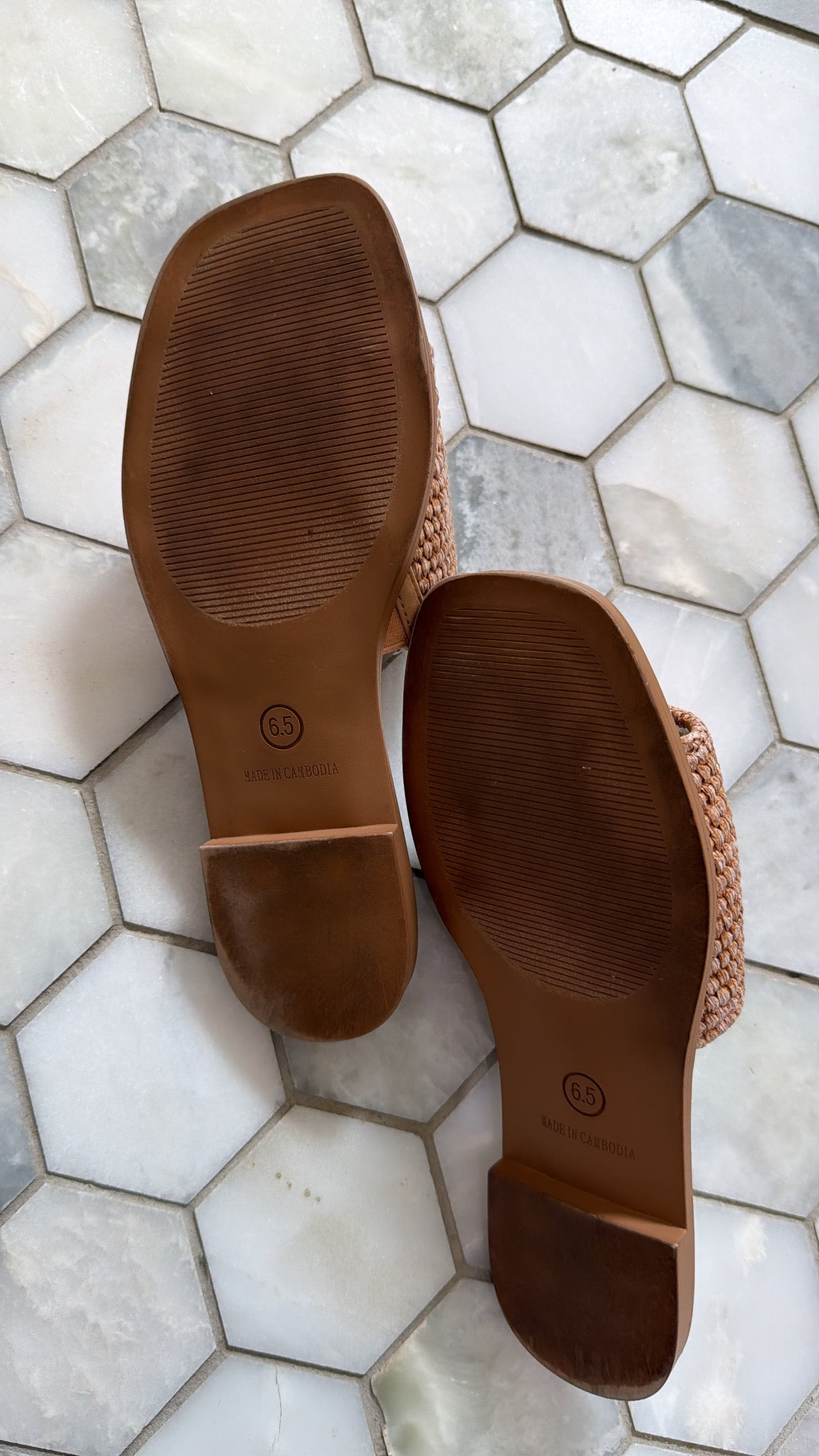 STEVE MADDEN TAN SANDALS Size 6.5