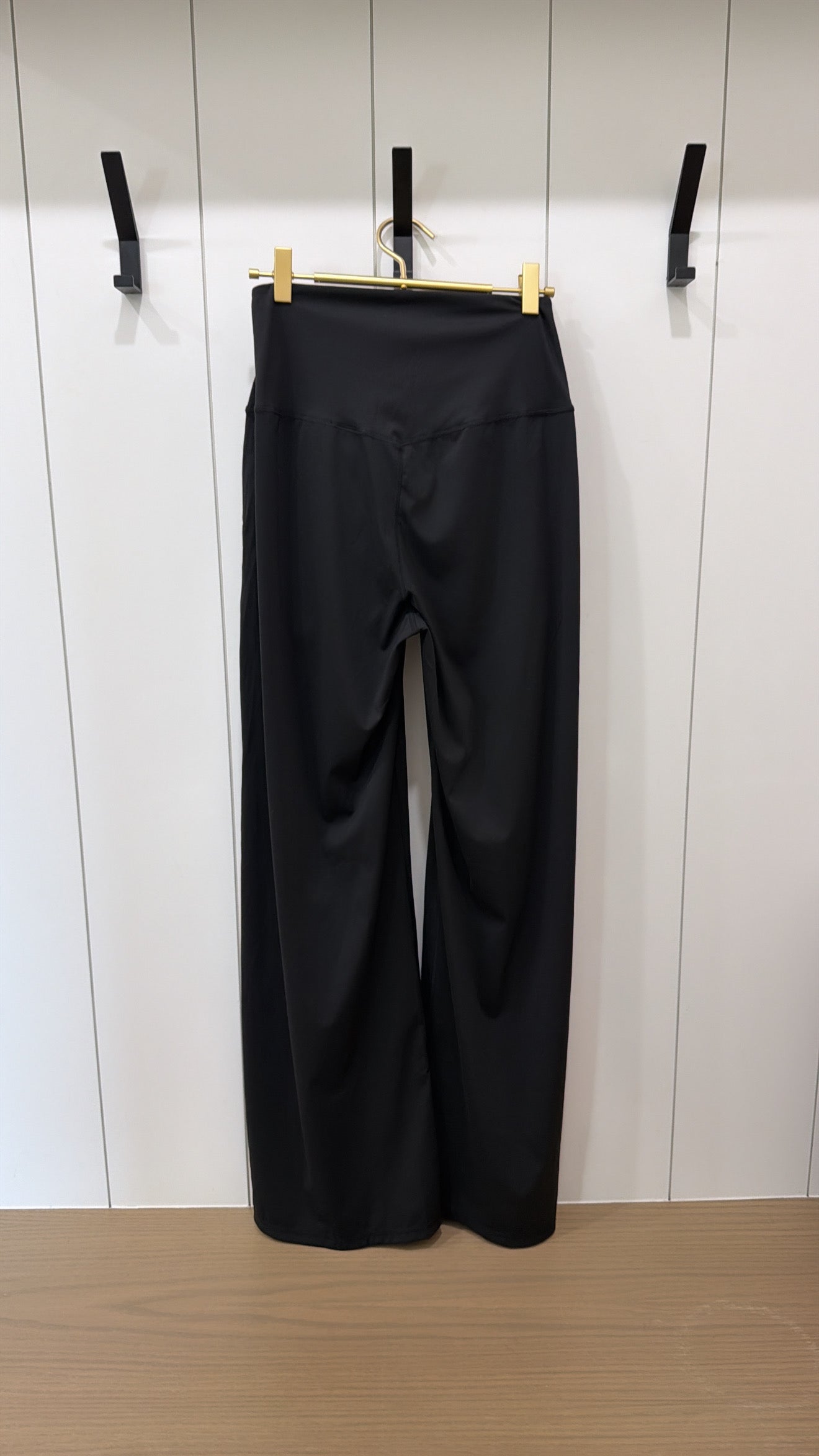 YELETE BLACK PLEATED WIDE LEG YOGA PANTS W/ POCKETS Size S