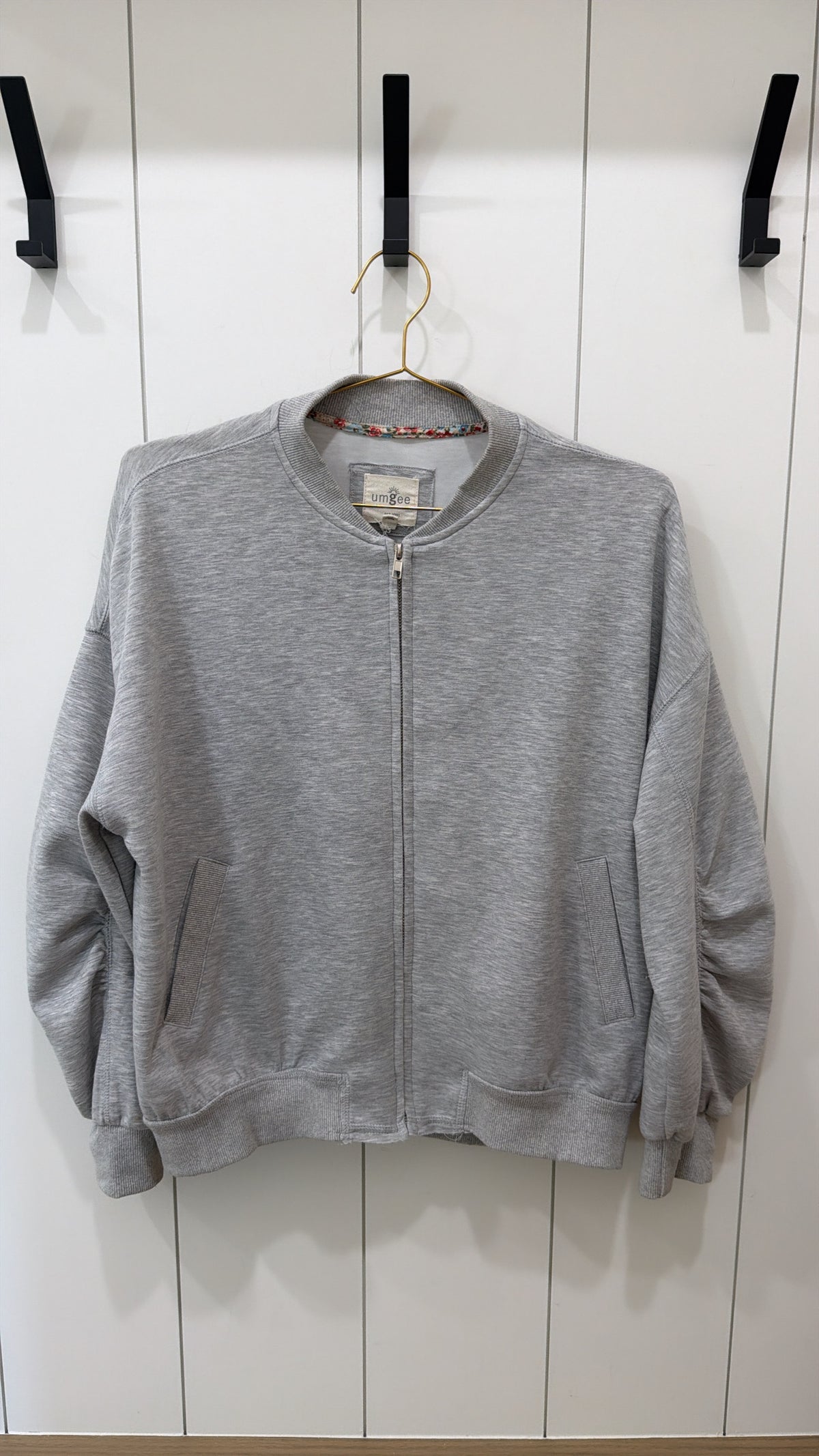UMGEE LIGHTWEIGHT ZIP UP GREY SIZE MEDIUM