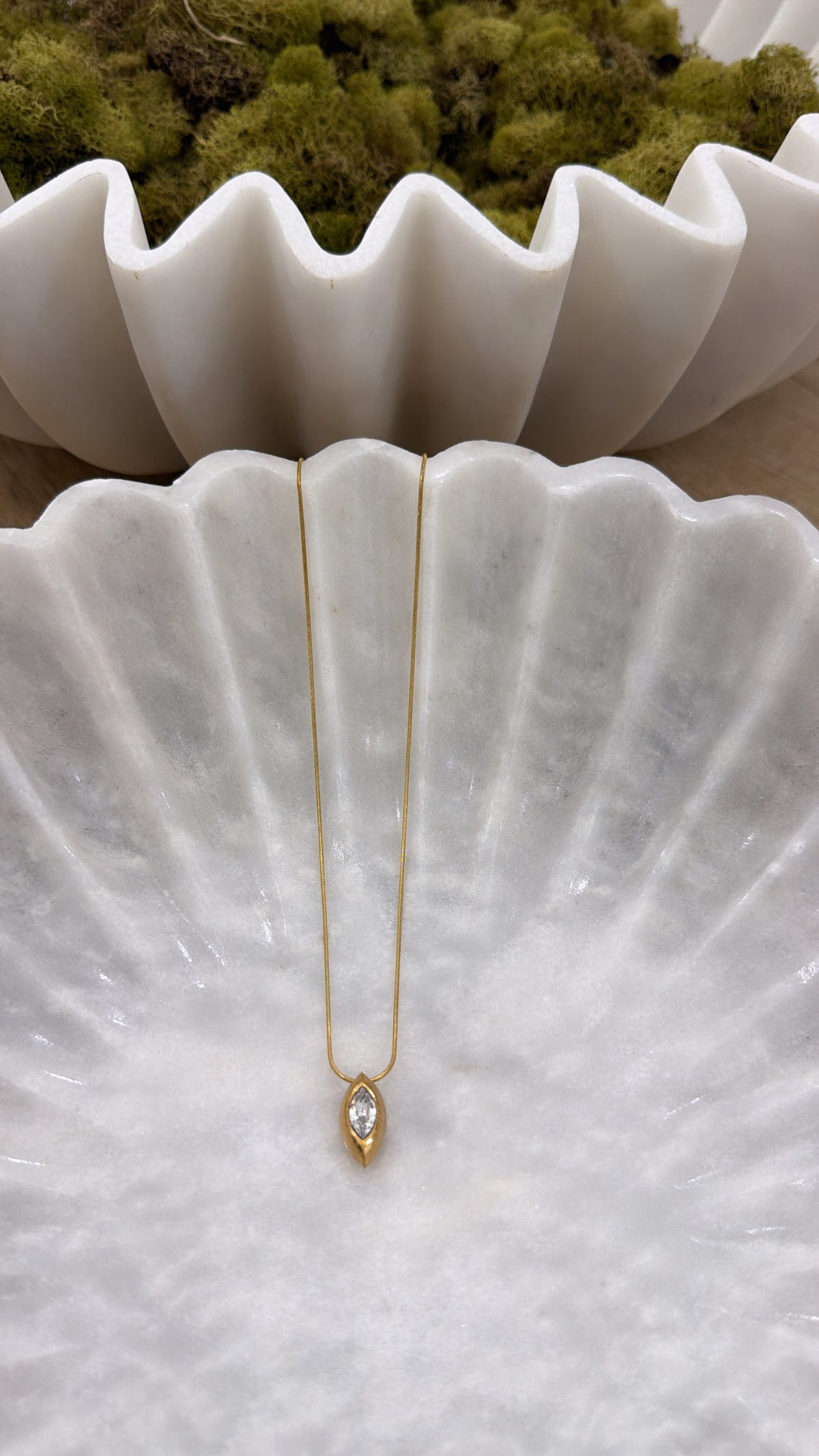 DIAMOND PENDANT NECKLACE
