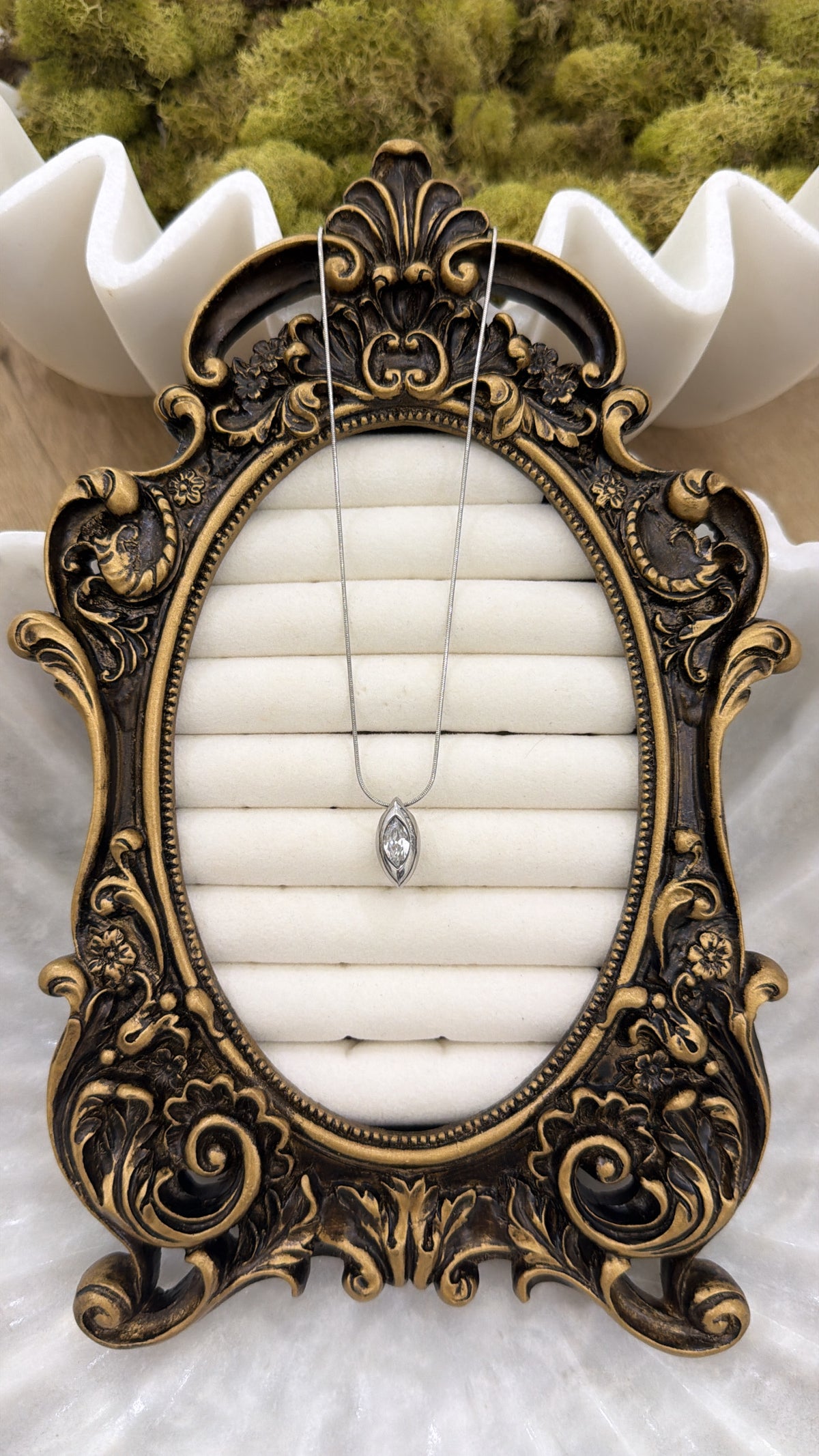 DIAMOND PENDANT NECKLACE