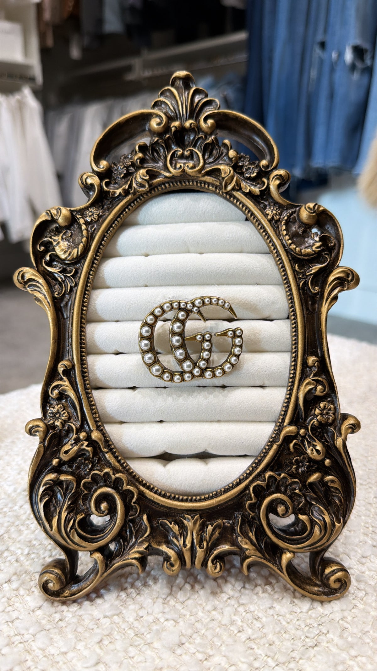 LUXURY INSPIRED GG BRASS PEARL BROOCH