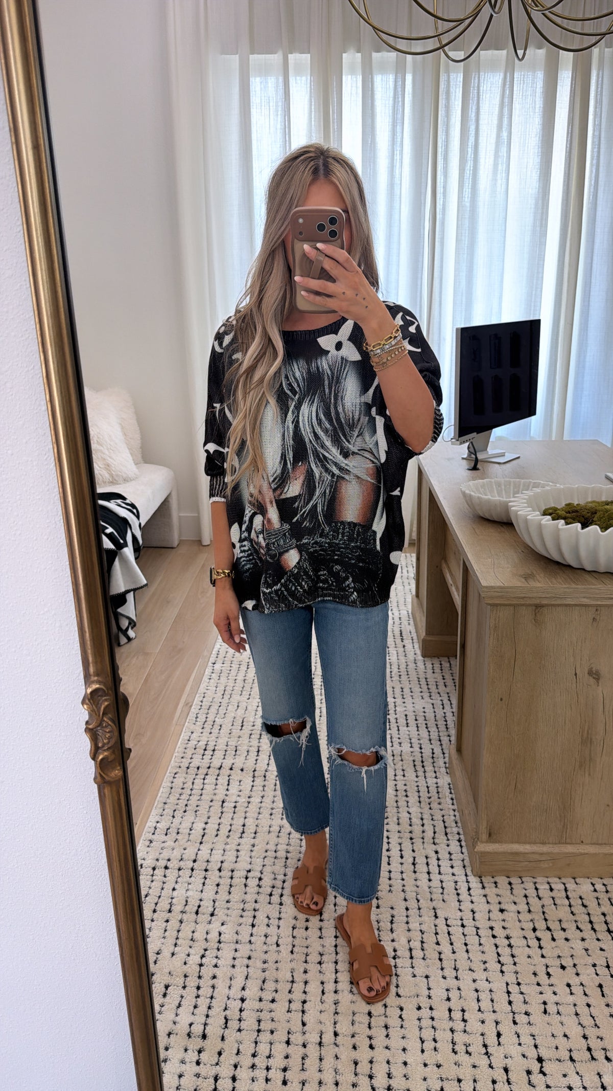 GRAPHIC LONG SLEEVE ONE SIZE FITS MOST MADE IN ITALY