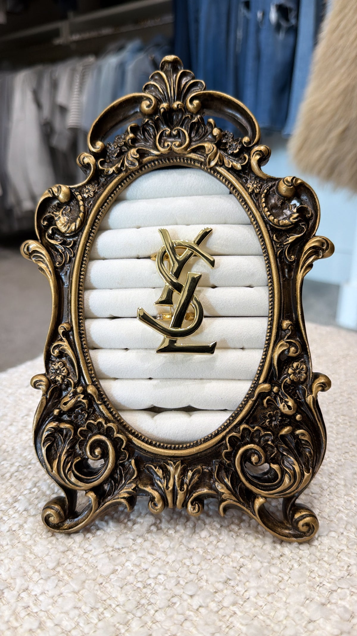 LUXURY INSPIRED GOLD BROOCH