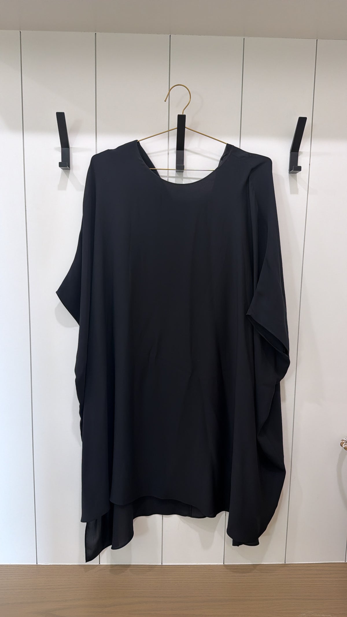ST. JOHN BLACK DRESS SIZE PETITE (FITS LIKE XS)