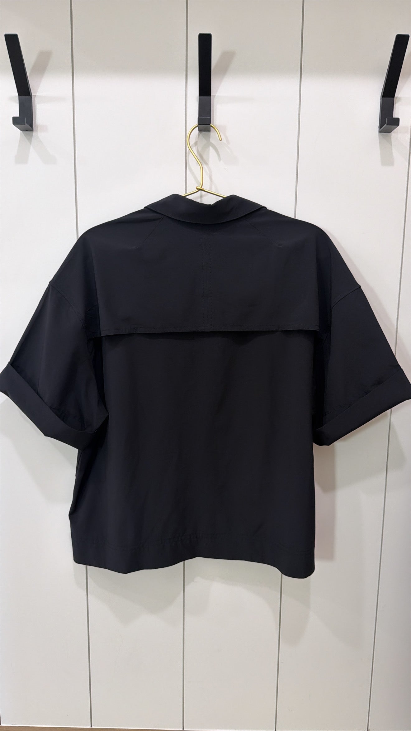 Athleta Medium Black Short Sleeve Top
