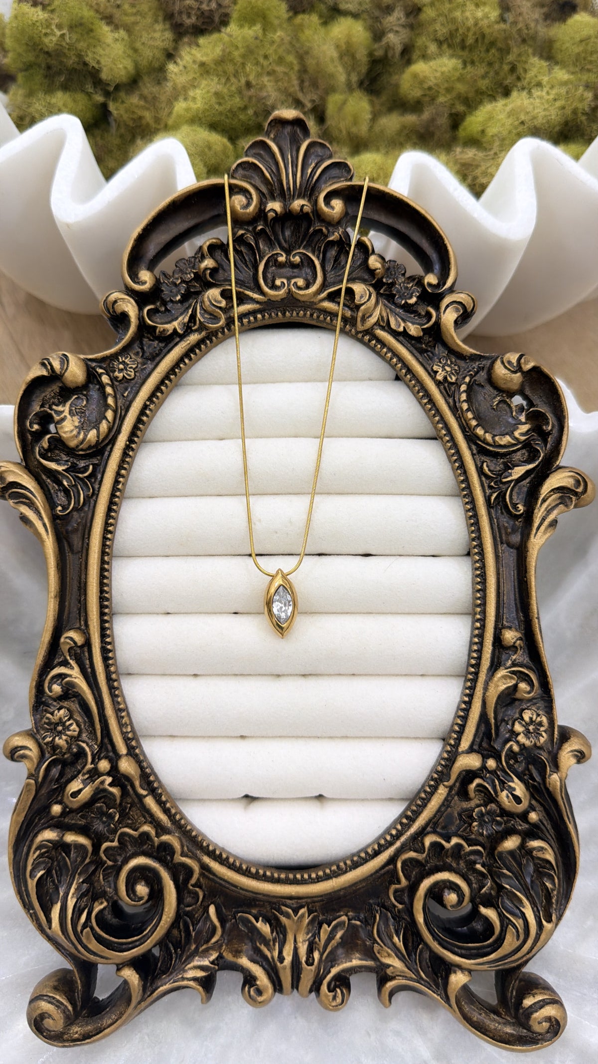 DIAMOND PENDANT NECKLACE