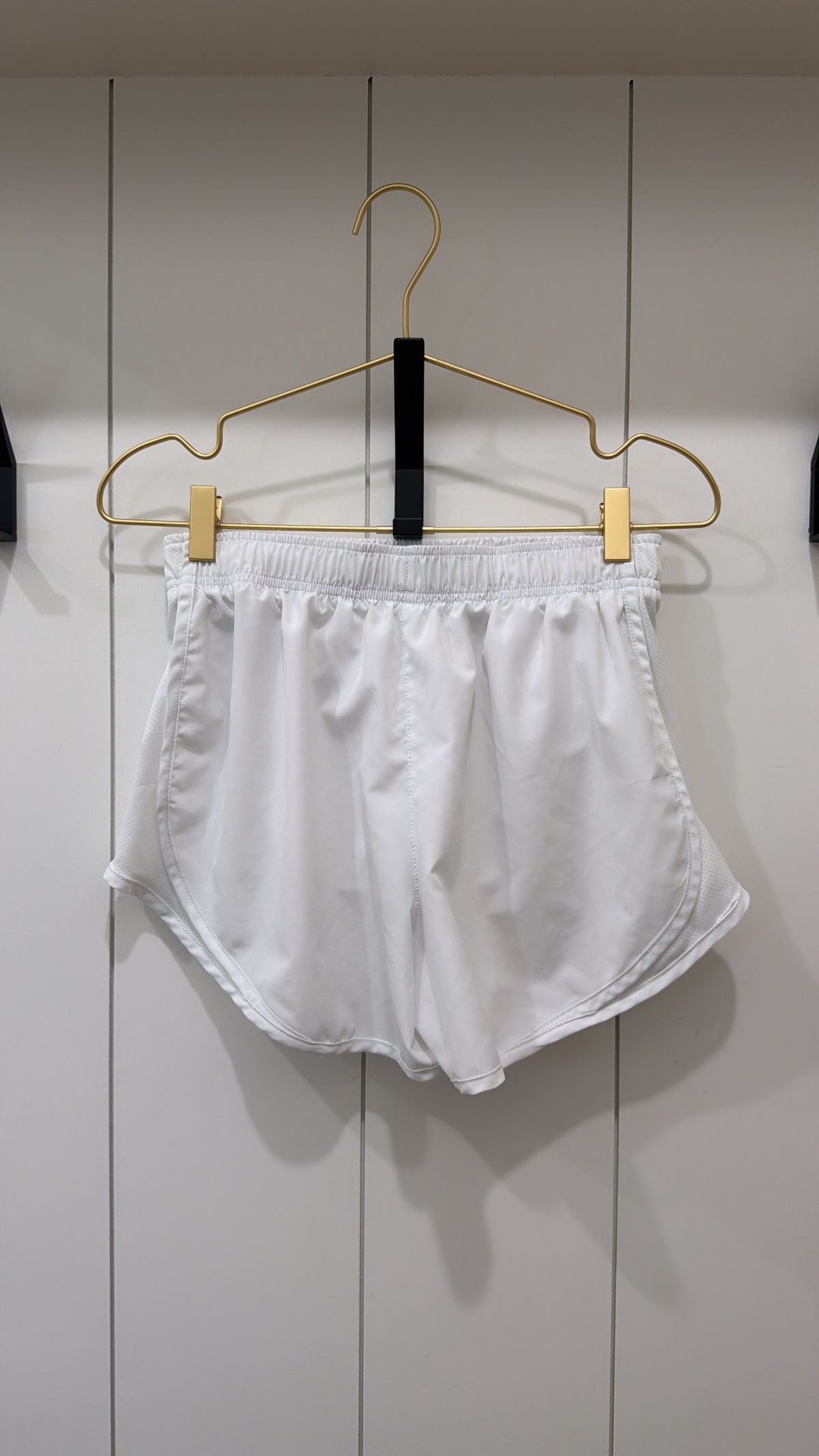 NIKE WHITE DRI-FIT ATHLETIC SHORTS SIZE SMALL