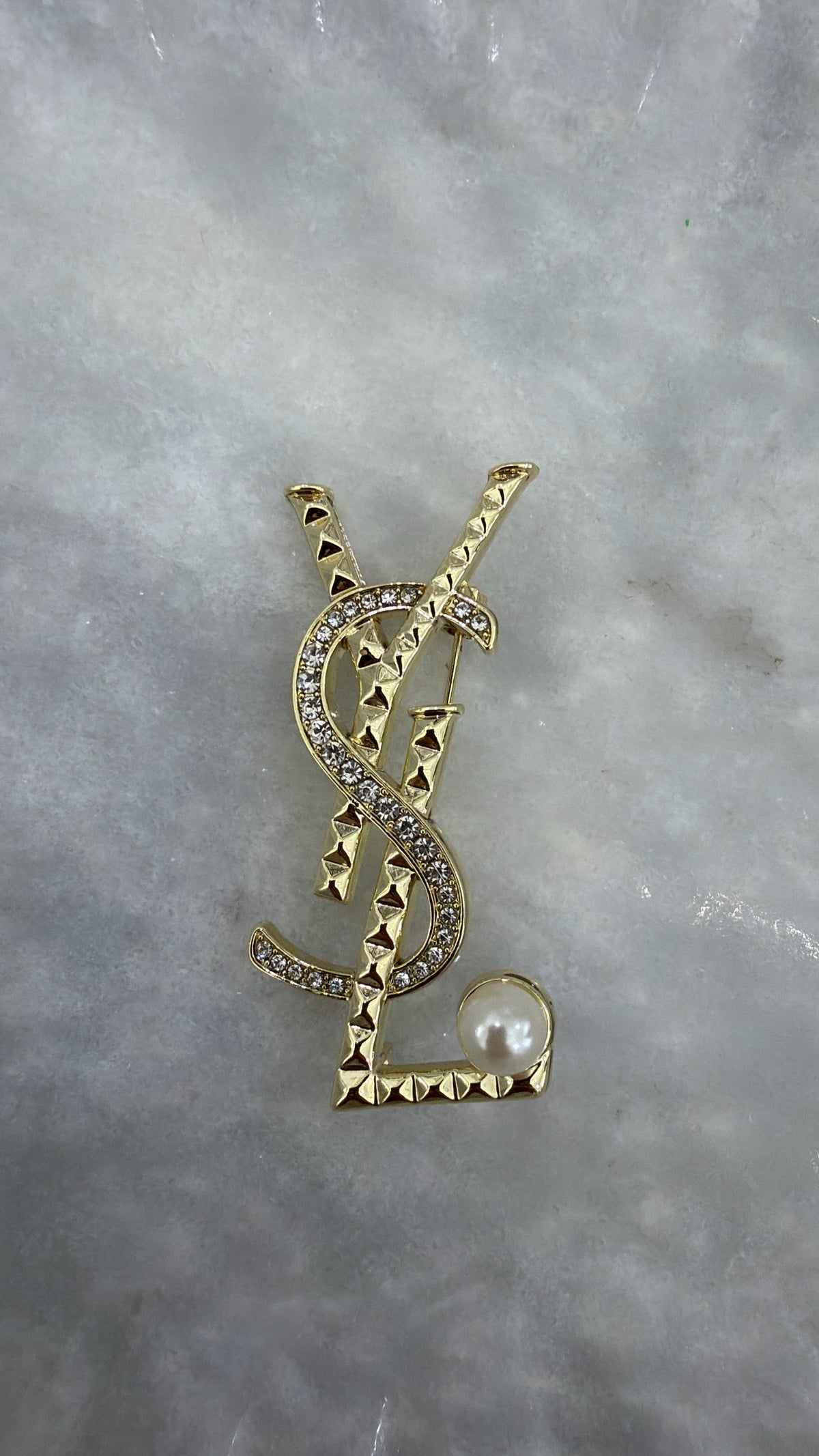 LUXURY INSPIRED PIN-ON BROOCH #22