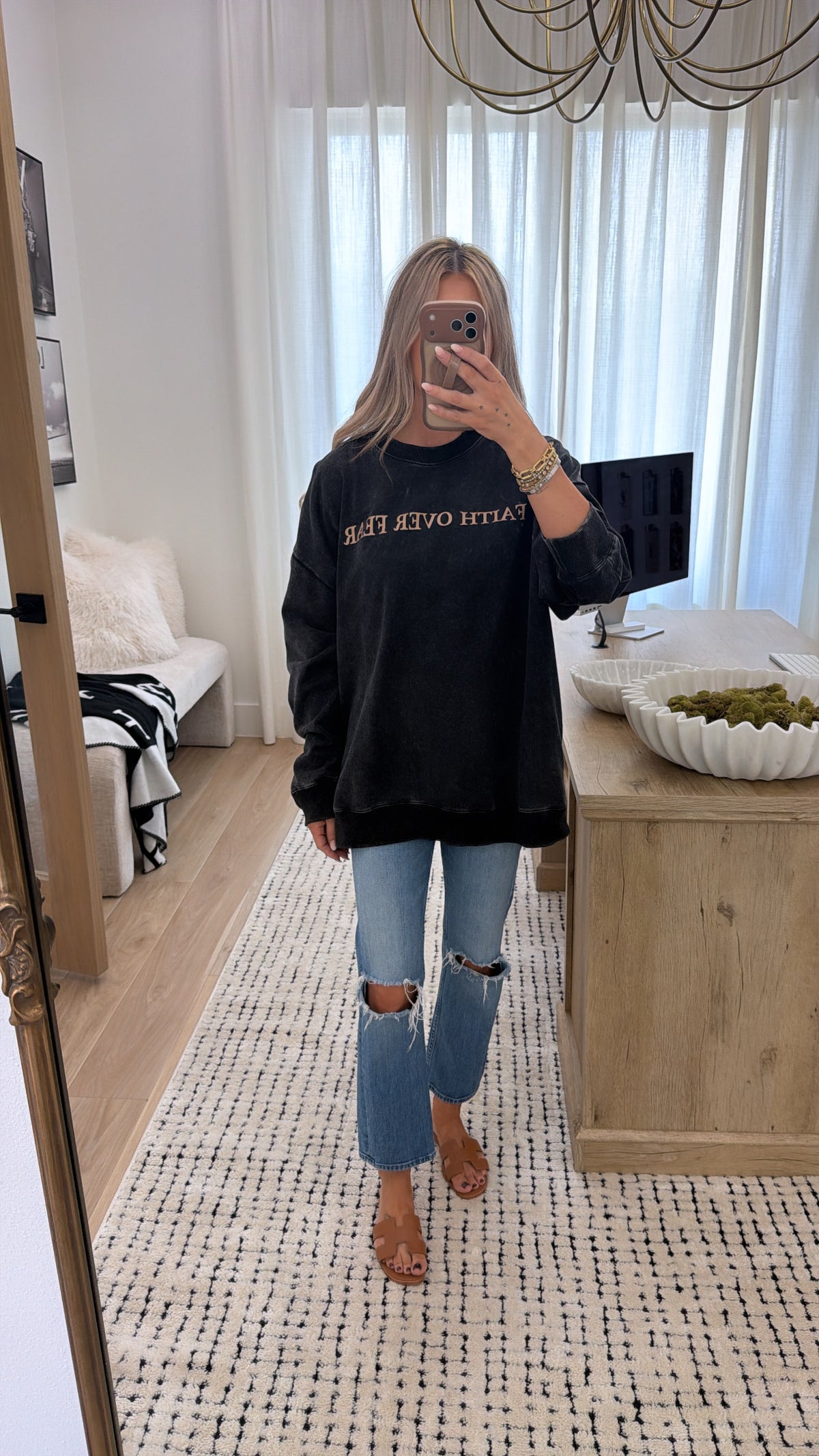 FAITH OVER FEAR SWEATSHIRT W/ POCKETS SIZE LARGE