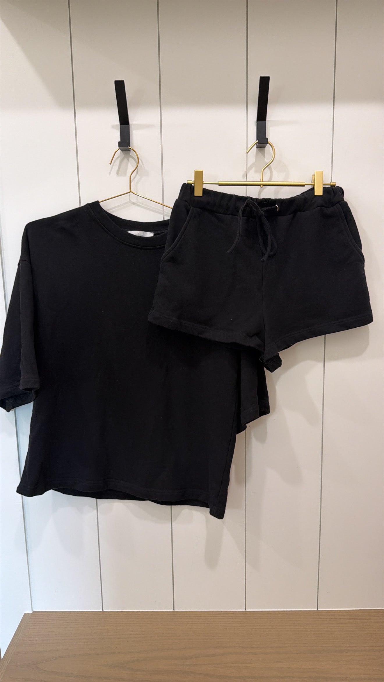 Klesis Black Top and Shorts Set Size Small