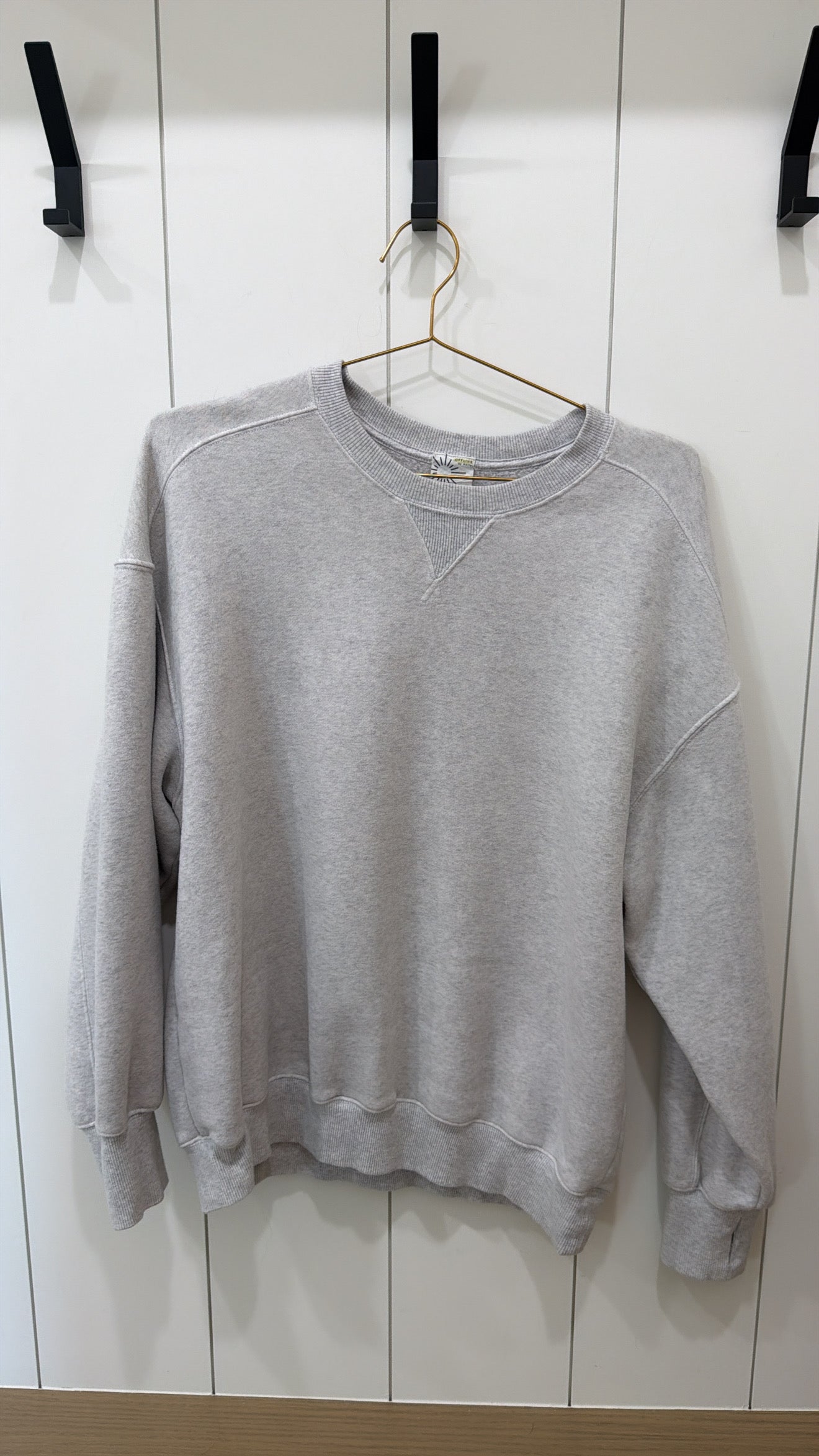 OFFLINE BY AERIE CREWNECK SIZE SMALL