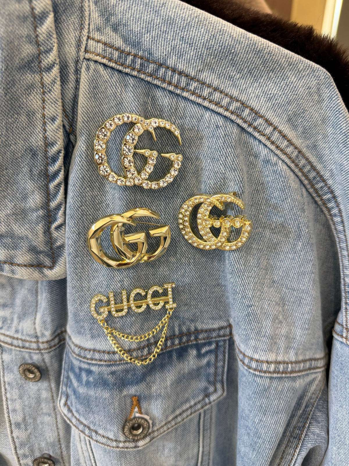 LUXURY INSPIRED GG GOLD DIAMOND BROOCH