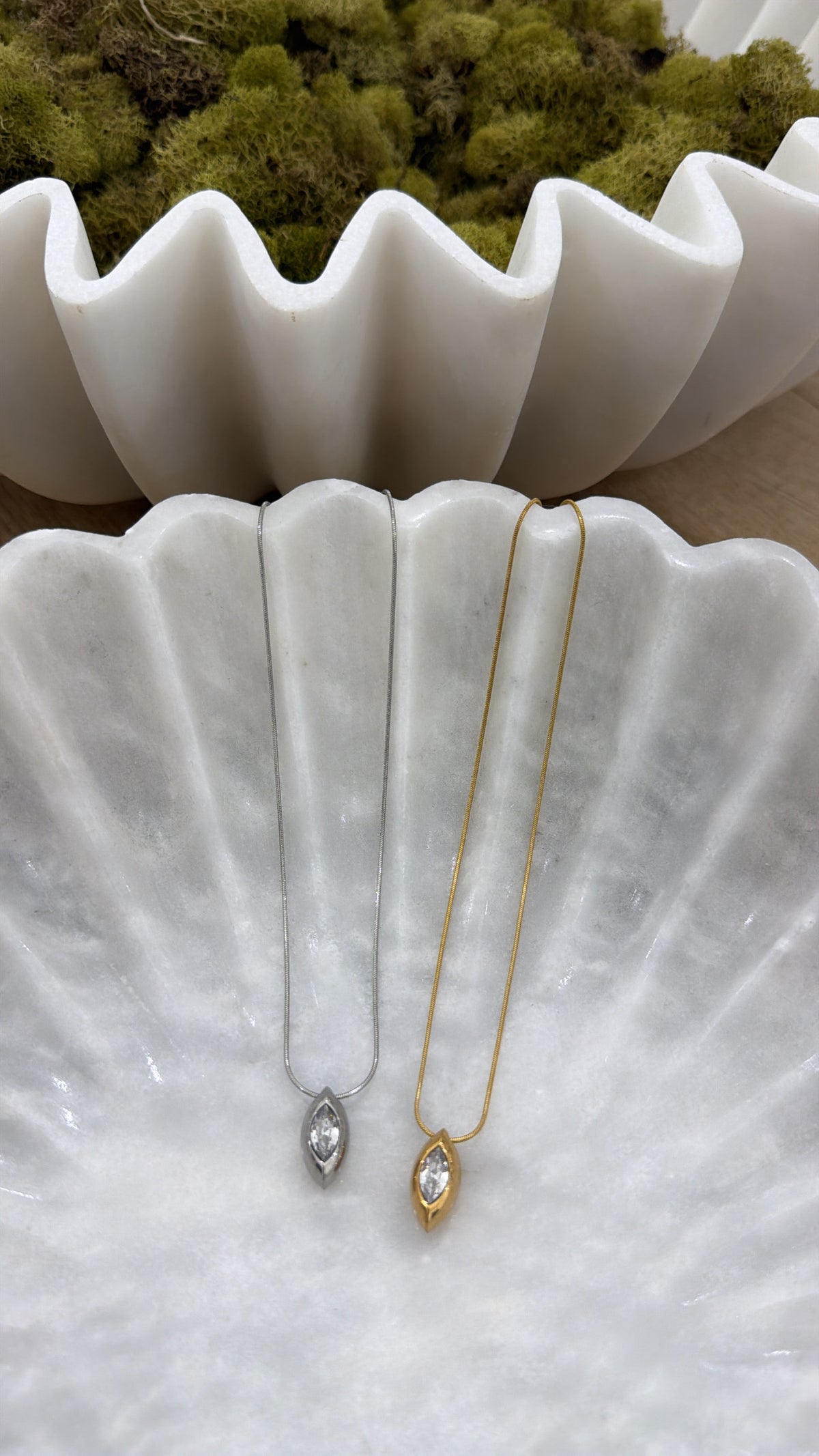 DIAMOND PENDANT NECKLACE