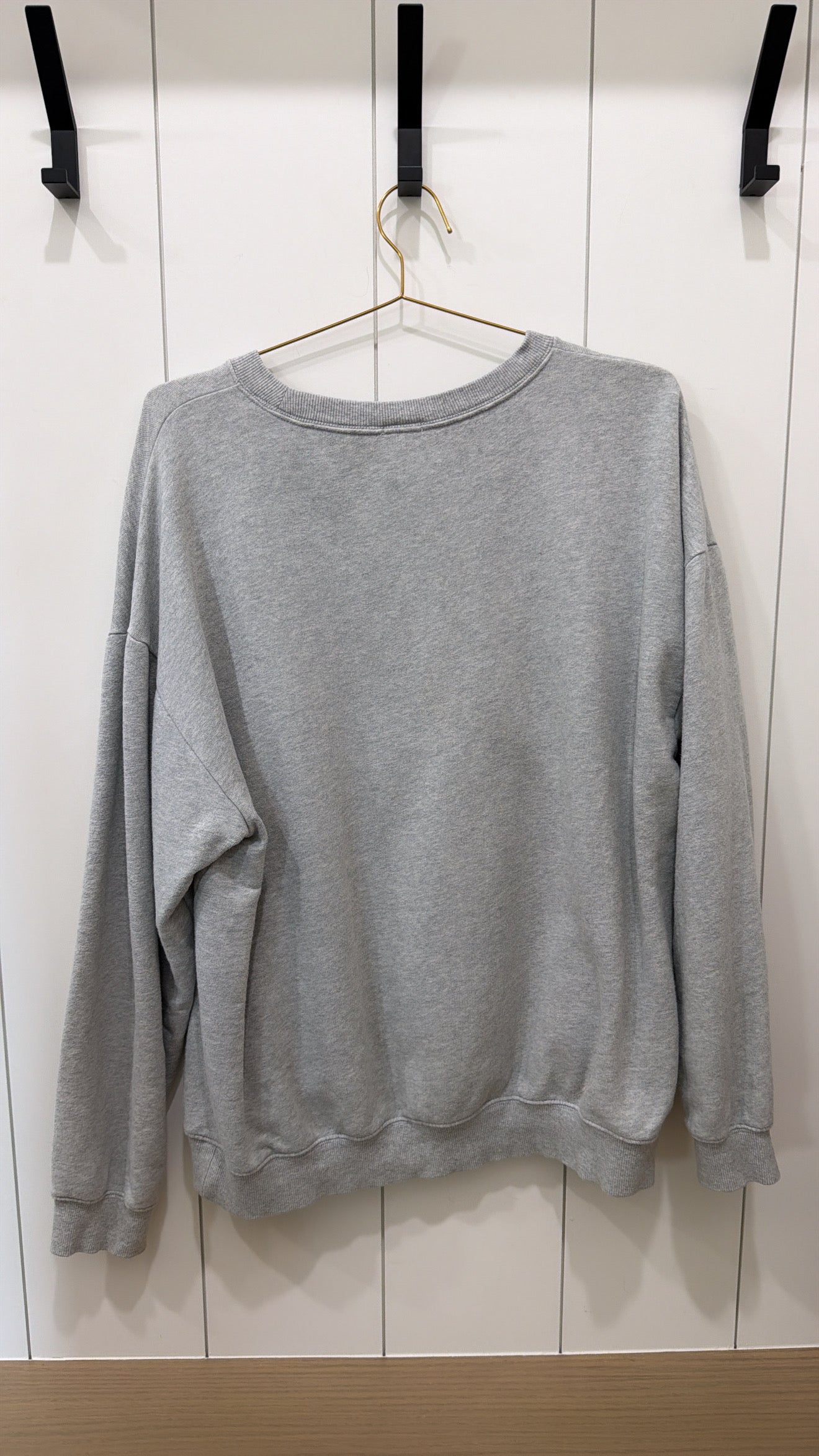OFFLINE BY AERIE LIGHT HEATHERED GRAY SWEATSHIRT SIZE M