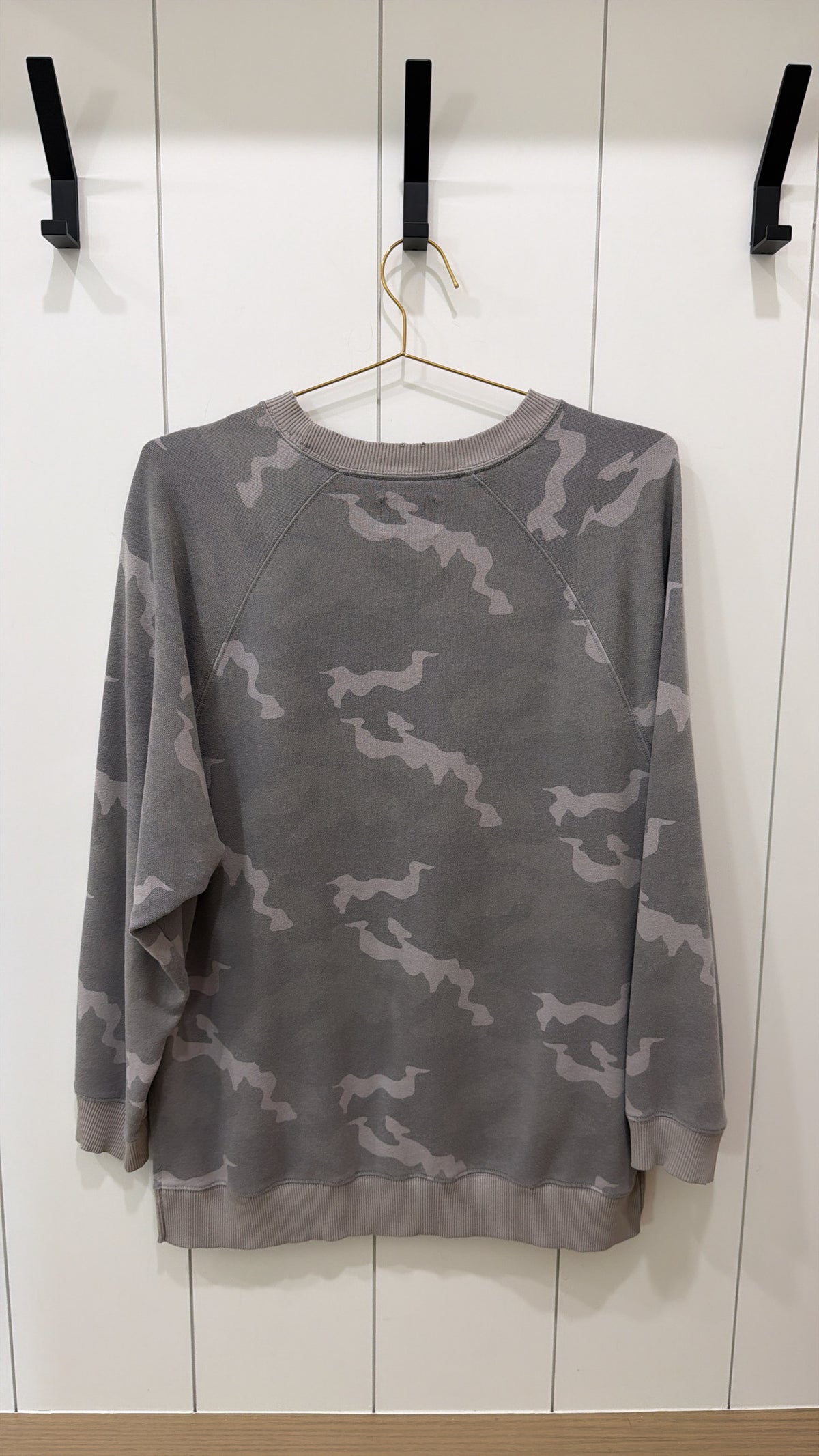 AMERICAN EAGLE CAMO JEGGING FIT SIZE MEDIUM
