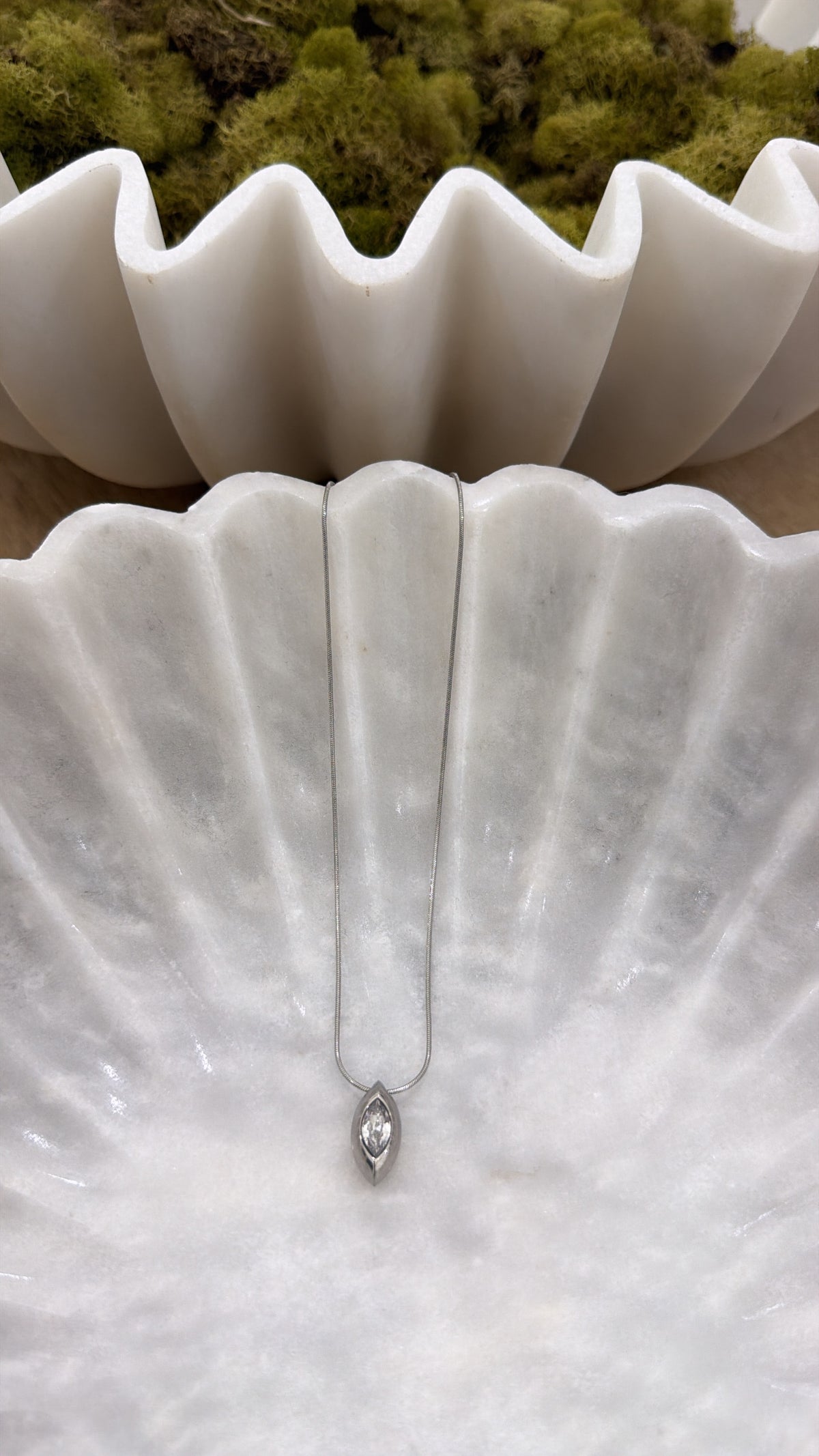DIAMOND PENDANT NECKLACE