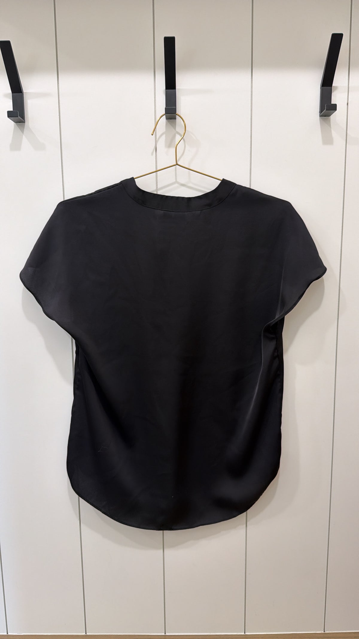 JOIE V-NECK BLACK BLOUSE SIZE SMALL