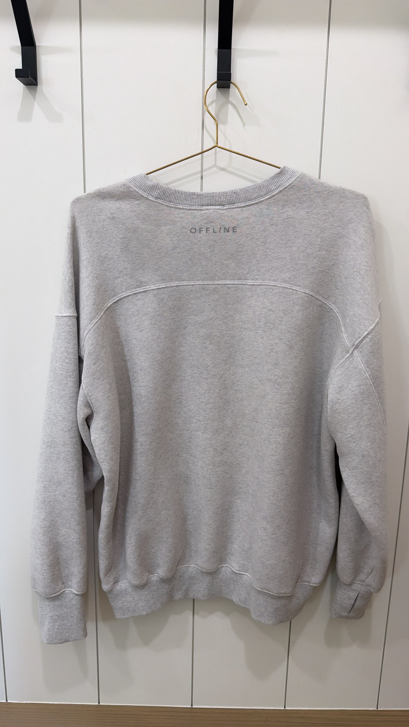 OFFLINE BY AERIE CREWNECK SIZE SMALL
