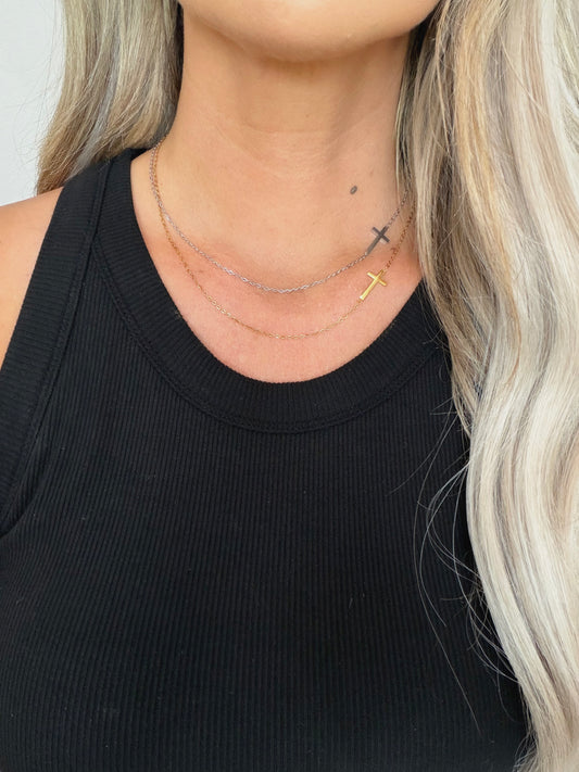 MEDIUM CROSS NECKLACE