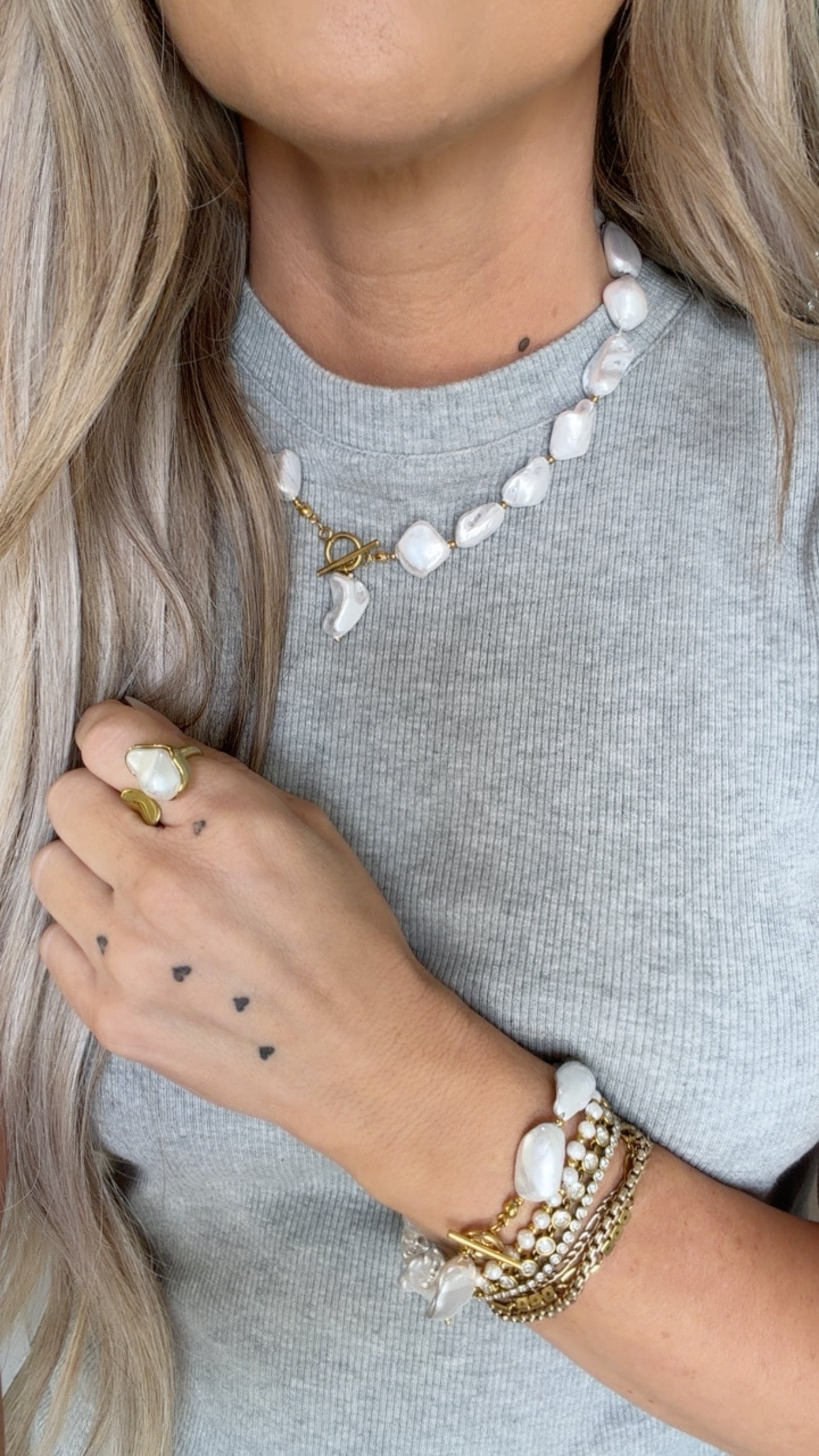 CHUNKY PEARL NECKLACE