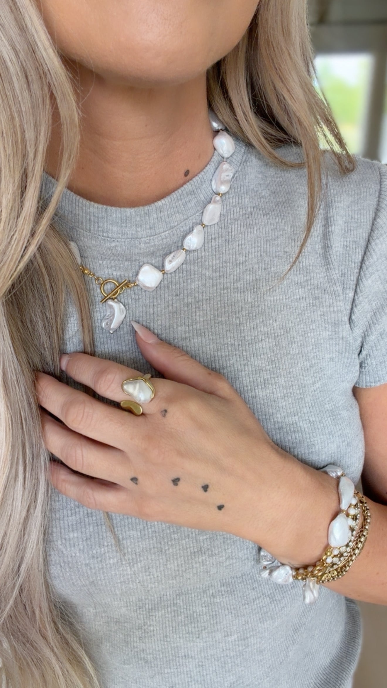 CHUNKY PEARL NECKLACE