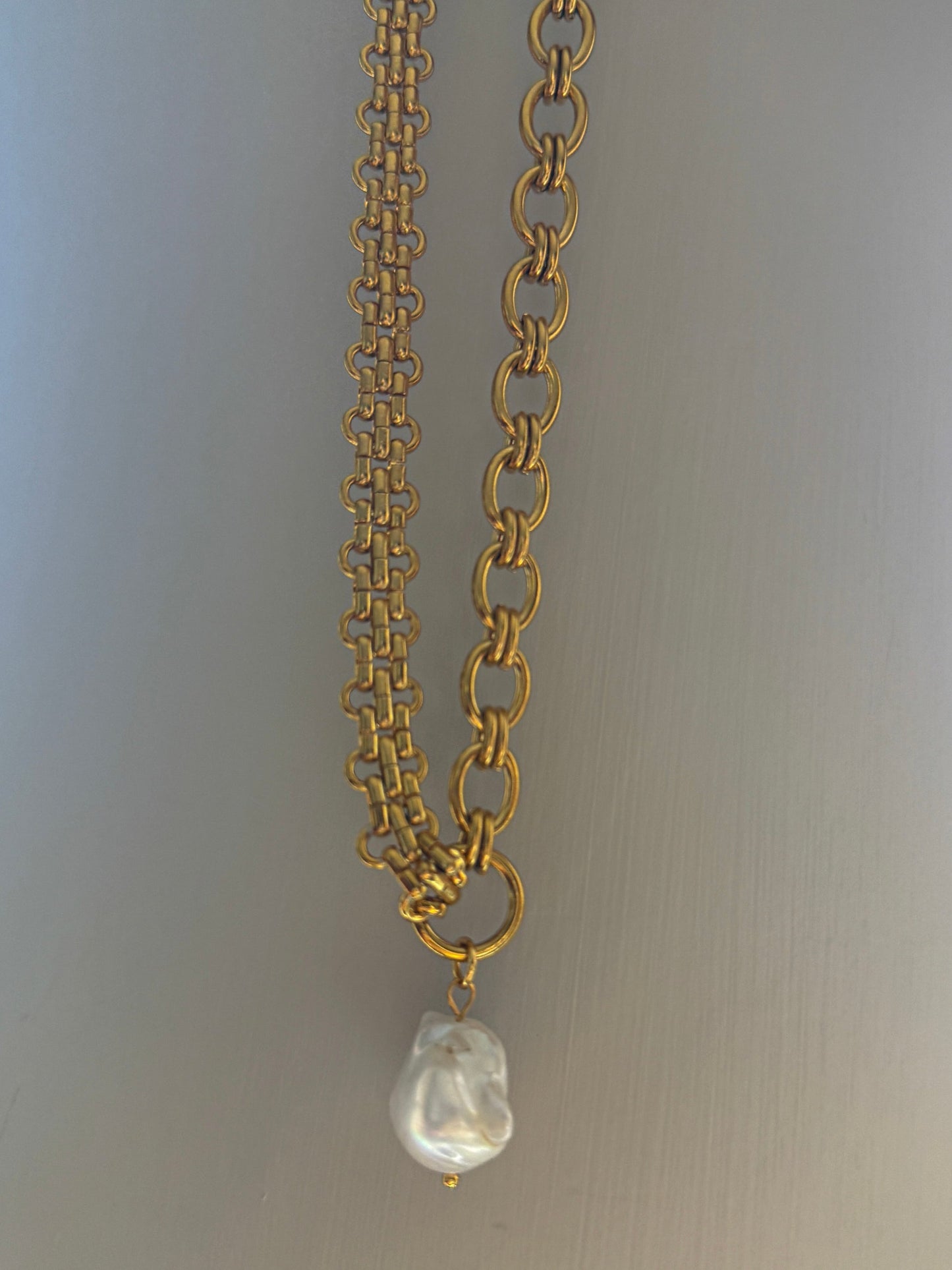 AMBER NECKLACE